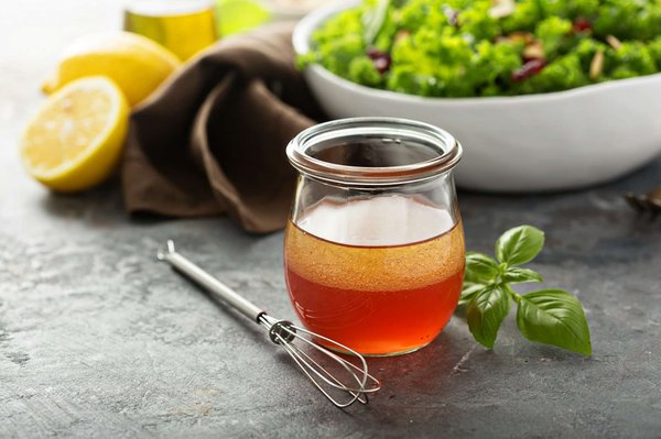 Quel type de vinaigrette sans huile est parfait pour une salade minceur?